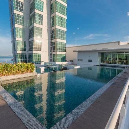 Maritime Luxury Suites Джордж Таун Екстериор снимка
