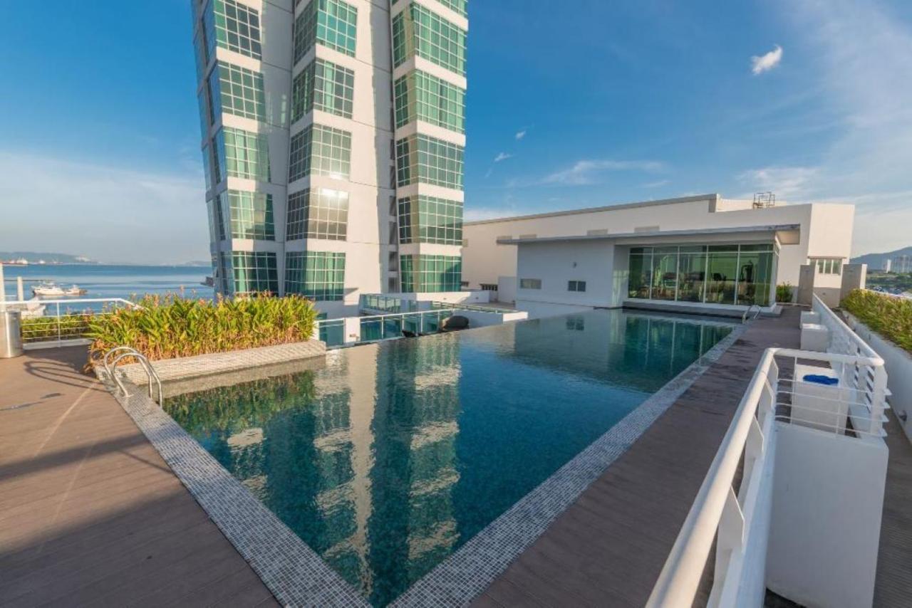 Maritime Luxury Suites Джордж Таун Екстериор снимка
