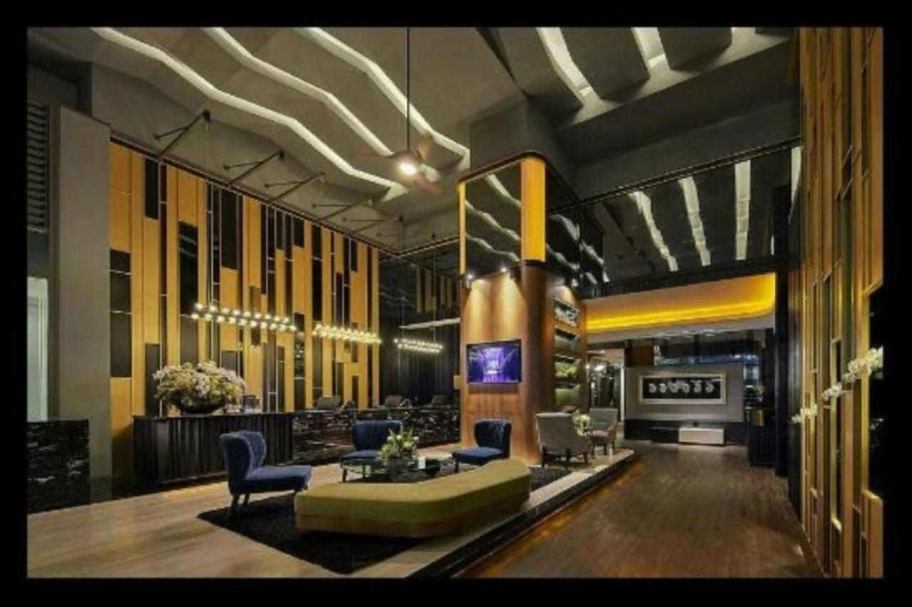 Maritime Luxury Suites Джордж Таун Екстериор снимка
